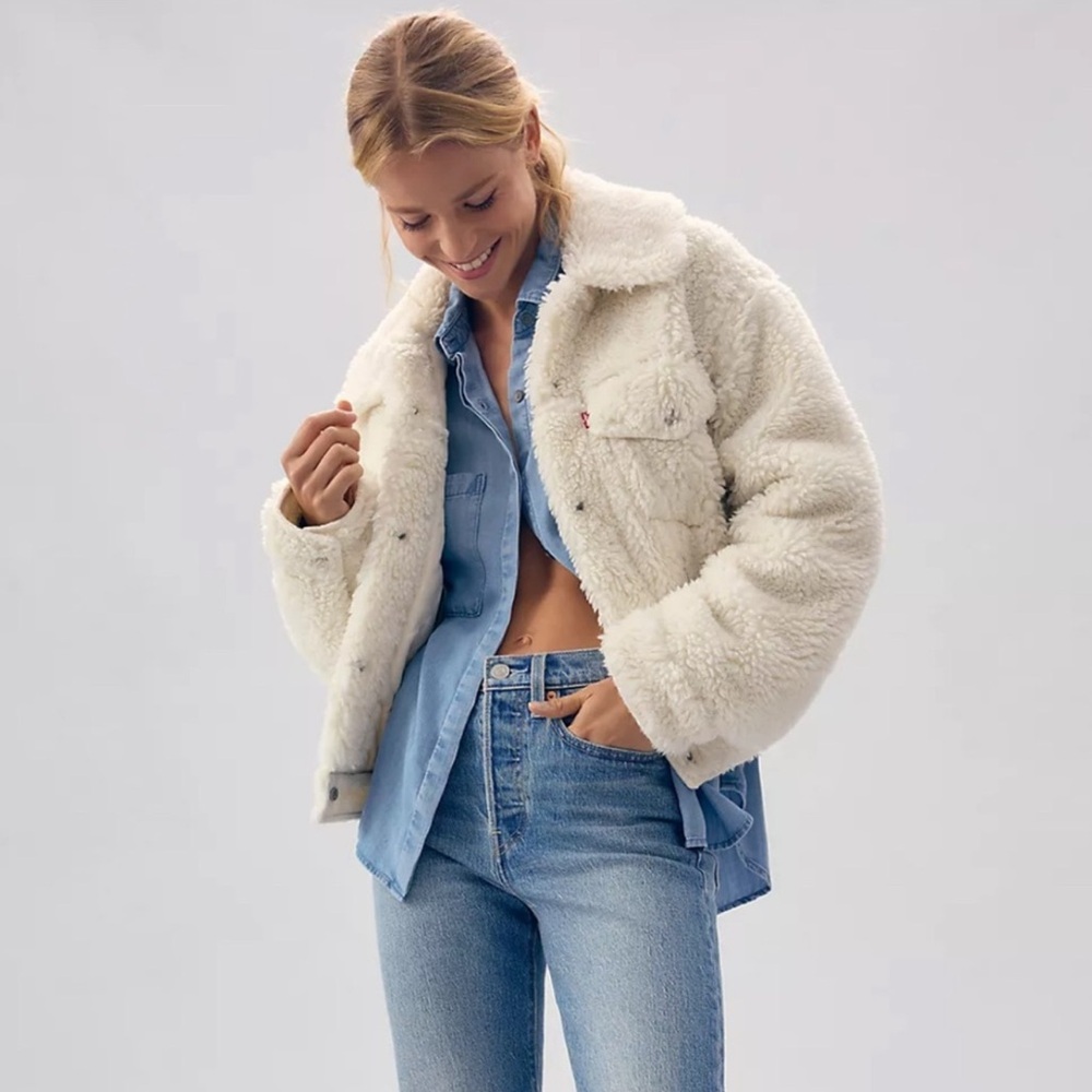 NWT Levi's Sherpa Trucker Jacket (Hard to find)